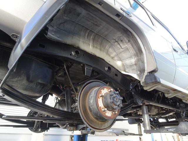 ランドクルーザー７０ バン　ＧＲＪ７６Ｋ　オプション前後デフロック　ブラッドレーＶアルミ　５ＭＴ　１ＧＲエンジン　４ＷＤ　再販ランクル７０　ランクル７６　１ナンバー　ボディカラー／シルバーメタリック１Ｆ７（42枚目）