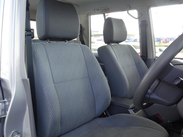 ランドクルーザー７０ バン　ＧＲＪ７６Ｋ　オプション前後デフロック　ブラッドレーＶアルミ　５ＭＴ　１ＧＲエンジン　４ＷＤ　再販ランクル７０　ランクル７６　１ナンバー　ボディカラー／シルバーメタリック１Ｆ７（48枚目）