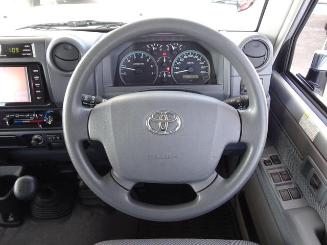 ランドクルーザー７０ バン　ＧＲＪ７６Ｋ　オプション前後デフロック　ブラッドレーＶアルミ　５ＭＴ　１ＧＲエンジン　４ＷＤ　再販ランクル７０　ランクル７６　１ナンバー　ボディカラー／シルバーメタリック１Ｆ７（52枚目）