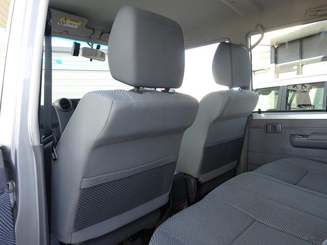 ランドクルーザー７０ バン　ＧＲＪ７６Ｋ　オプション前後デフロック　ブラッドレーＶアルミ　５ＭＴ　１ＧＲエンジン　４ＷＤ　再販ランクル７０　ランクル７６　１ナンバー　ボディカラー／シルバーメタリック１Ｆ７（72枚目）