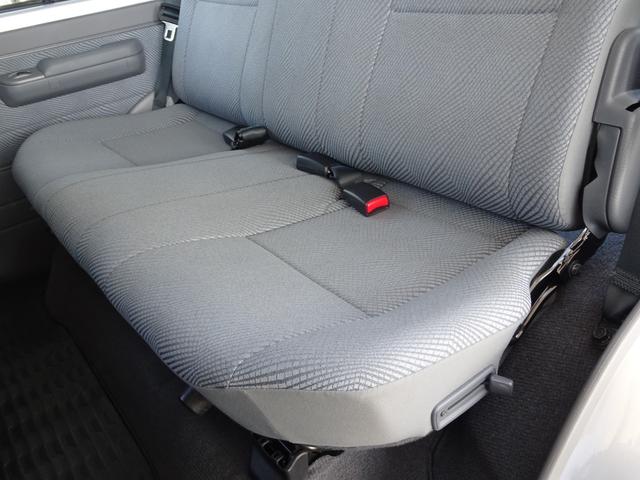 ランドクルーザー７０ バン　ＧＲＪ７６Ｋ　オプション前後デフロック　ブラッドレーＶアルミ　５ＭＴ　１ＧＲエンジン　４ＷＤ　再販ランクル７０　ランクル７６　１ナンバー　ボディカラー／シルバーメタリック１Ｆ７（75枚目）