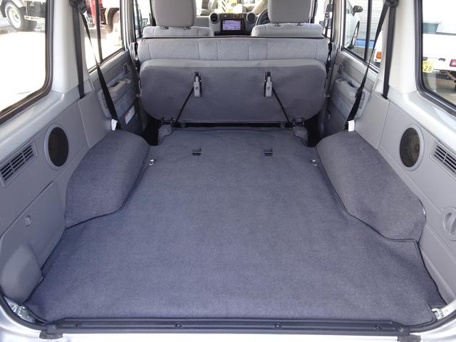 ランドクルーザー７０ バン　ＧＲＪ７６Ｋ　オプション前後デフロック　ブラッドレーＶアルミ　５ＭＴ　１ＧＲエンジン　４ＷＤ　再販ランクル７０　ランクル７６　１ナンバー　ボディカラー／シルバーメタリック１Ｆ７（79枚目）