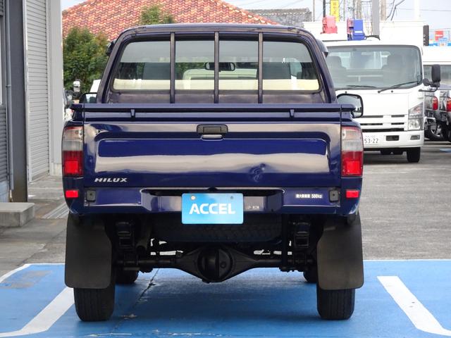 ハイラックス ＷキャブＤＸ　ＬＮ１６７　５ＭＴ　４ＷＤ　４ナンバー　ディーゼル　原動機５Ｌ　ダブルキャブ　積載５００ｋｇ　５人乗り　ＮＯｘ・ＰＭ不適合　ハイラックス　ピックアップ（9枚目）