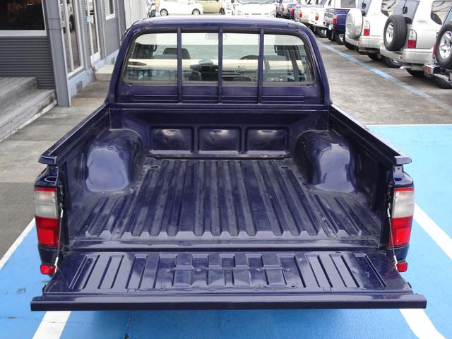 ハイラックス ＷキャブＤＸ　ＬＮ１６７　５ＭＴ　４ＷＤ　４ナンバー　ディーゼル　原動機５Ｌ　ダブルキャブ　積載５００ｋｇ　５人乗り　ＮＯｘ・ＰＭ不適合　ハイラックス　ピックアップ（16枚目）