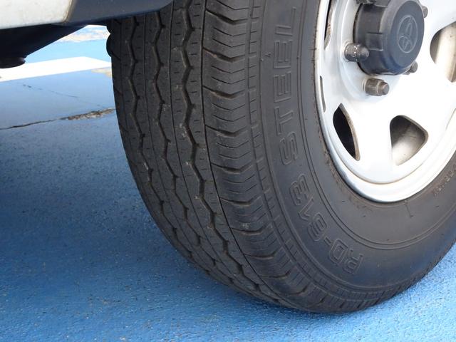 ハイラックス ＷキャブＤＸ　ＬＮ１６７　５ＭＴ　４ＷＤ　４ナンバー　ディーゼル　原動機５Ｌ　ダブルキャブ　積載５００ｋｇ　５人乗り　ＮＯｘ・ＰＭ不適合　ハイラックス　ピックアップ（27枚目）