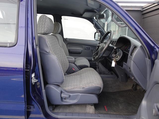 ハイラックス ＷキャブＤＸ　ＬＮ１６７　５ＭＴ　４ＷＤ　４ナンバー　ディーゼル　原動機５Ｌ　ダブルキャブ　積載５００ｋｇ　５人乗り　ＮＯｘ・ＰＭ不適合　ハイラックス　ピックアップ（32枚目）