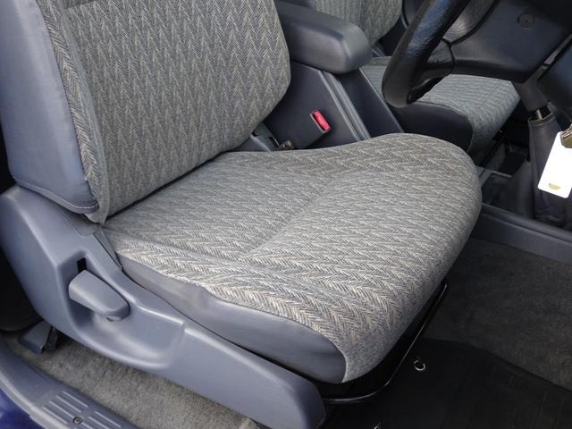 ハイラックス ＷキャブＤＸ　ＬＮ１６７　５ＭＴ　４ＷＤ　４ナンバー　ディーゼル　原動機５Ｌ　ダブルキャブ　積載５００ｋｇ　５人乗り　ＮＯｘ・ＰＭ不適合　ハイラックス　ピックアップ（35枚目）