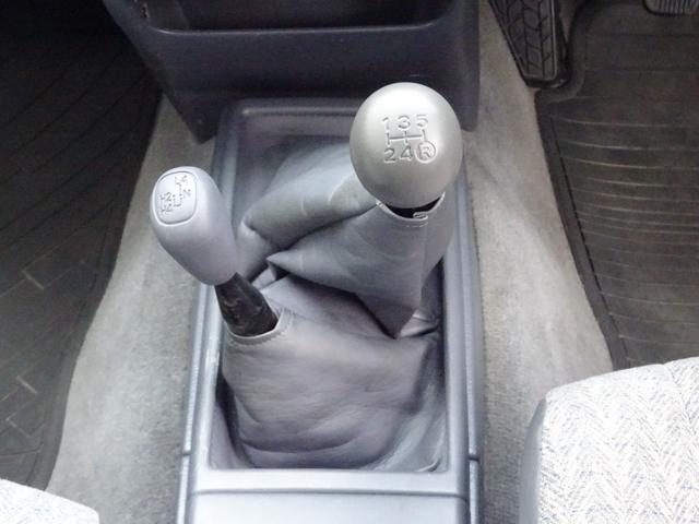 ハイラックス ＷキャブＤＸ　ＬＮ１６７　５ＭＴ　４ＷＤ　４ナンバー　ディーゼル　原動機５Ｌ　ダブルキャブ　積載５００ｋｇ　５人乗り　ＮＯｘ・ＰＭ不適合　ハイラックス　ピックアップ（39枚目）