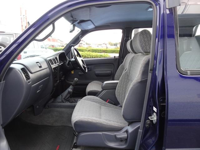 ハイラックス ＷキャブＤＸ　ＬＮ１６７　５ＭＴ　４ＷＤ　４ナンバー　ディーゼル　原動機５Ｌ　ダブルキャブ　積載５００ｋｇ　５人乗り　ＮＯｘ・ＰＭ不適合　ハイラックス　ピックアップ（45枚目）