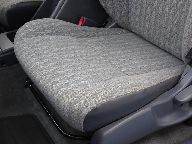 ハイラックス ＷキャブＤＸ　ＬＮ１６７　５ＭＴ　４ＷＤ　４ナンバー　ディーゼル　原動機５Ｌ　ダブルキャブ　積載５００ｋｇ　５人乗り　ＮＯｘ・ＰＭ不適合　ハイラックス　ピックアップ（48枚目）