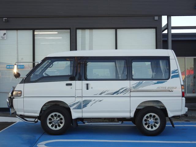 デリカスターワゴン アクティブワールド　ウインタースペシャル　Ｐ３５Ｗ　５ＭＴ　４ＷＤ　８人乗り　ベンチシート　３ナンバー　ディーゼルターボ　４Ｄ５６エンジン　寒冷地仕様車　グリルガード／フォグランプ／カーテン　ダブルエアコン　スターワゴン　デリカ（7枚目）