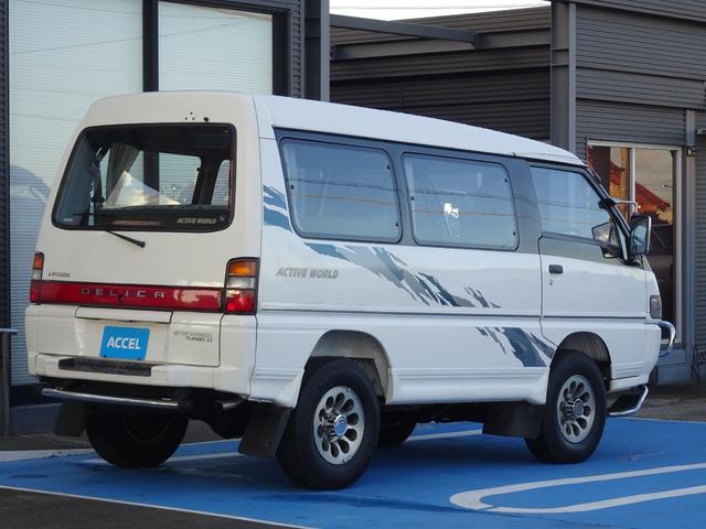 デリカスターワゴン アクティブワールド　ウインタースペシャル　Ｐ３５Ｗ　５ＭＴ　４ＷＤ　８人乗り　ベンチシート　３ナンバー　ディーゼルターボ　４Ｄ５６エンジン　寒冷地仕様車　グリルガード／フォグランプ／カーテン　ダブルエアコン　スターワゴン　デリカ（10枚目）