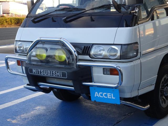 デリカスターワゴン アクティブワールド　ウインタースペシャル　Ｐ３５Ｗ　５ＭＴ　４ＷＤ　８人乗り　ベンチシート　３ナンバー　ディーゼルターボ　４Ｄ５６エンジン　寒冷地仕様車　グリルガード／フォグランプ／カーテン　ダブルエアコン　スターワゴン　デリカ（16枚目）