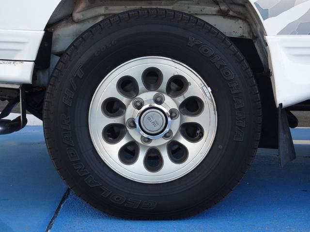 デリカスターワゴン アクティブワールド　ウインタースペシャル　Ｐ３５Ｗ　５ＭＴ　４ＷＤ　８人乗り　ベンチシート　３ナンバー　ディーゼルターボ　４Ｄ５６エンジン　寒冷地仕様車　グリルガード／フォグランプ／カーテン　ダブルエアコン　スターワゴン　デリカ（17枚目）