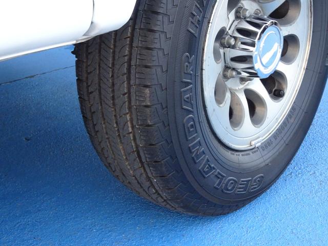 デリカスターワゴン アクティブワールド　ウインタースペシャル　Ｐ３５Ｗ　５ＭＴ　４ＷＤ　８人乗り　ベンチシート　３ナンバー　ディーゼルターボ　４Ｄ５６エンジン　寒冷地仕様車　グリルガード／フォグランプ／カーテン　ダブルエアコン　スターワゴン　デリカ（19枚目）