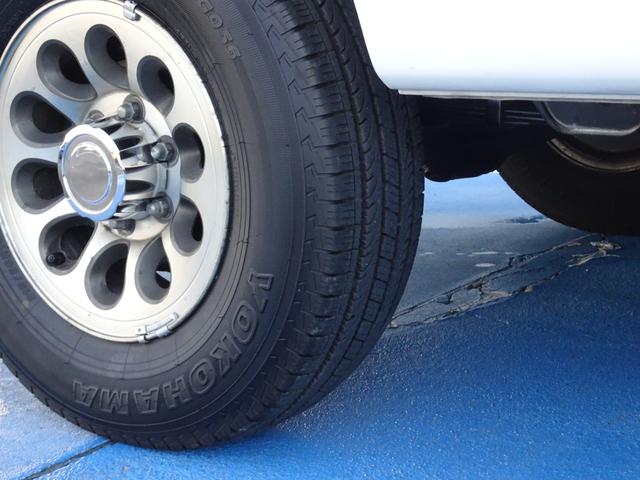 デリカスターワゴン アクティブワールド　ウインタースペシャル　Ｐ３５Ｗ　５ＭＴ　４ＷＤ　８人乗り　ベンチシート　３ナンバー　ディーゼルターボ　４Ｄ５６エンジン　寒冷地仕様車　グリルガード／フォグランプ／カーテン　ダブルエアコン　スターワゴン　デリカ（22枚目）