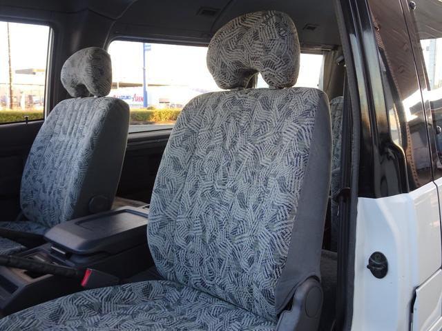 デリカスターワゴン アクティブワールド　ウインタースペシャル　Ｐ３５Ｗ　５ＭＴ　４ＷＤ　８人乗り　ベンチシート　３ナンバー　ディーゼルターボ　４Ｄ５６エンジン　寒冷地仕様車　グリルガード／フォグランプ／カーテン　ダブルエアコン　スターワゴン　デリカ（44枚目）