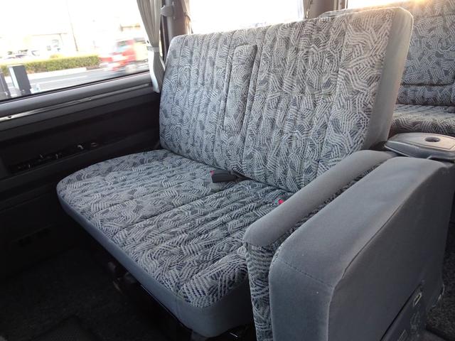 デリカスターワゴン アクティブワールド　ウインタースペシャル　Ｐ３５Ｗ　５ＭＴ　４ＷＤ　８人乗り　ベンチシート　３ナンバー　ディーゼルターボ　４Ｄ５６エンジン　寒冷地仕様車　グリルガード／フォグランプ／カーテン　ダブルエアコン　スターワゴン　デリカ（49枚目）