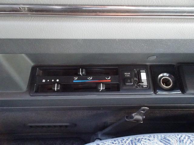 デリカスターワゴン アクティブワールド　ウインタースペシャル　Ｐ３５Ｗ　５ＭＴ　４ＷＤ　８人乗り　ベンチシート　３ナンバー　ディーゼルターボ　４Ｄ５６エンジン　寒冷地仕様車　グリルガード／フォグランプ／カーテン　ダブルエアコン　スターワゴン　デリカ（56枚目）