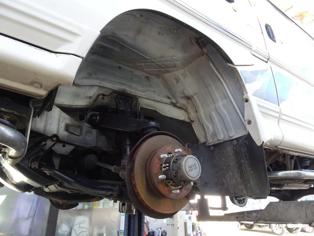 デリカスターワゴン アクティブワールド　ウインタースペシャル　Ｐ３５Ｗ　５ＭＴ　４ＷＤ　８人乗り　ベンチシート　３ナンバー　ディーゼルターボ　４Ｄ５６エンジン　寒冷地仕様車　グリルガード／フォグランプ／カーテン　ダブルエアコン　スターワゴン　デリカ（74枚目）