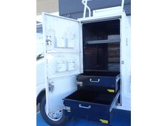 左側面収納　引き出し寸法　横５６ｃｍ／奥行８１ｃｍ／高さ２１ｃｍ×２つ　上部スペース（仕切り含まず）横６６ｃｍ／奥行８９ｃｍ／高さ８２ｃｍ 6