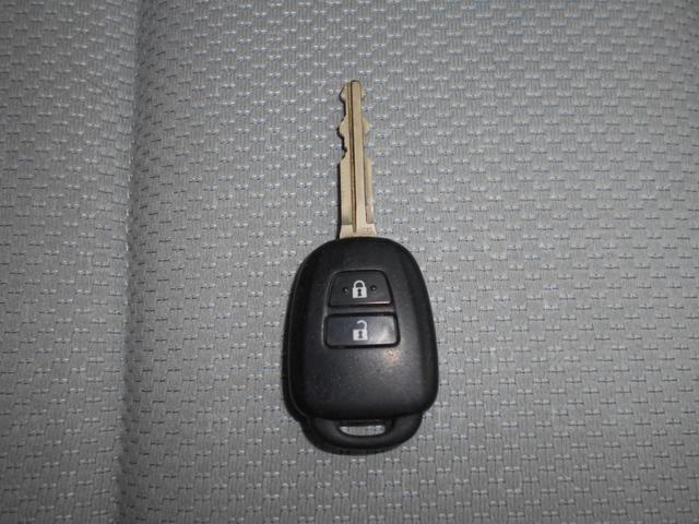 アクア Ｌ　ワンオーナー　ナビＴＶＢｌｕｅｔｏｏｔｈ　ＣＤ　キーレス　ワンオーナー　ナビＴＶＢｌｕｅｔｏｏｔｈ　ＣＤＤＶＤ　キーレス　ドライブレコーダー　ＥＴＣ　エアバック　取説保証書　社外アルミ１５インチ　レザーハンドル（26枚目）