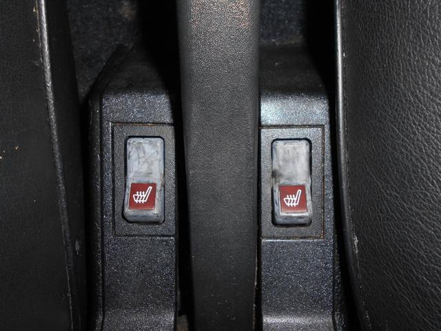 ２４０ワゴン ２４０ＧＬワゴン　黒革シート　左右シートヒーター　ＥＴＣ　黒革シート　左右シートヒーター　ナルディウッドステアリング　ＥＴＣ　ヒーターバルブコック改造済み　エアコンＲ１３４Ａ交換済み　タイミングベルト交換済み　ＨＩＤヘッドライト　純正１６インチアルミ　ＵＳＢ（22枚目）