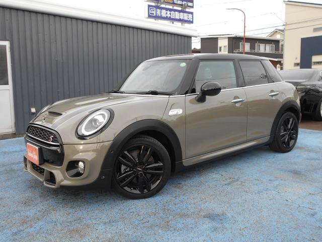 ＭＩＮＩ クーパーＳ　ＪＣＷパッケージ　ナビＢｌｕｅｔｏｏｔｈ　ＥＴＣ　ＪＣＷパッケージ　ジョンクーパーワークス　ナビＢｌｕｅｔｏｏｔｈ　バックカメラ　ＥＴＣ　ドラレコ前後　ＬＥＤヘッドライト　ＬＥＤフォグ　アイドリングストップ　禁煙車　コーナーセンサー　取説保証書（2枚目）