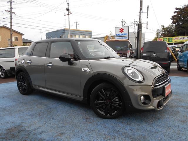 ＭＩＮＩ クーパーＳ　ＪＣＷパッケージ　ナビＢｌｕｅｔｏｏｔｈ　ＥＴＣ　ＪＣＷパッケージ　ジョンクーパーワークス　ナビＢｌｕｅｔｏｏｔｈ　バックカメラ　ＥＴＣ　ドラレコ前後　ＬＥＤヘッドライト　ＬＥＤフォグ　アイドリングストップ　禁煙車　コーナーセンサー　取説保証書（6枚目）