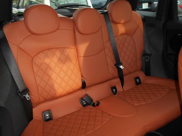 ＭＩＮＩ クーパーＳ　ＪＣＷパッケージ　ナビＢｌｕｅｔｏｏｔｈ　ＥＴＣ　ＪＣＷパッケージ　ジョンクーパーワークス　ナビＢｌｕｅｔｏｏｔｈ　バックカメラ　ＥＴＣ　ドラレコ前後　ＬＥＤヘッドライト　ＬＥＤフォグ　アイドリングストップ　禁煙車　コーナーセンサー　取説保証書（18枚目）