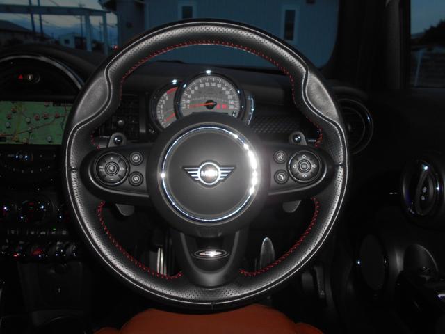 ＭＩＮＩ クーパーＳ　ＪＣＷパッケージ　ナビＢｌｕｅｔｏｏｔｈ　ＥＴＣ　ＪＣＷパッケージ　ジョンクーパーワークス　ナビＢｌｕｅｔｏｏｔｈ　バックカメラ　ＥＴＣ　ドラレコ前後　ＬＥＤヘッドライト　ＬＥＤフォグ　アイドリングストップ　禁煙車　コーナーセンサー　取説保証書（33枚目）