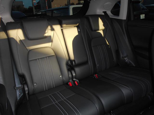 ＺＲ－Ｖ ｅ：ＨＥＶ　Ｚ　ローダウン　社外２０インチ　レッドキャリパー　ローダウン　社外２０インチ　レッドキャリパーカバー　ナビＴＶＢｌｕｅｔｏｏｔｈ　走行中ＯＫ　３６０度カメラ　ＥＴＣ２．０　ドラレコ前後　デジタルミラー　レザーシート　シートヒーター　レーダークルーズ（24枚目）