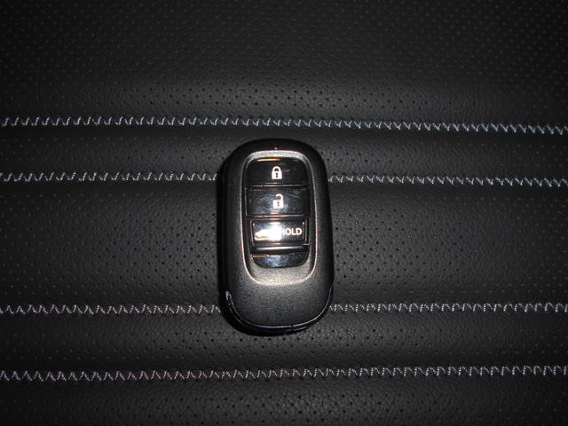 ＺＲ－Ｖ ｅ：ＨＥＶ　Ｚ　ローダウン　社外２０インチ　レッドキャリパー　ローダウン　社外２０インチ　レッドキャリパーカバー　ナビＴＶＢｌｕｅｔｏｏｔｈ　走行中ＯＫ　３６０度カメラ　ＥＴＣ２．０　ドラレコ前後　デジタルミラー　レザーシート　シートヒーター　レーダークルーズ（43枚目）