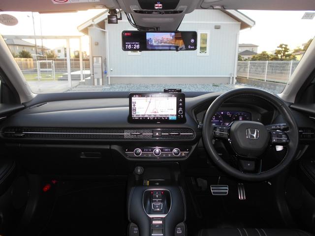 ＺＲ－Ｖ ｅ：ＨＥＶ　Ｚ　ローダウン　社外２０インチ　レッドキャリパー　ローダウン　社外２０インチ　レッドキャリパーカバー　ナビＴＶＢｌｕｅｔｏｏｔｈ　走行中ＯＫ　３６０度カメラ　ＥＴＣ２．０　ドラレコ前後　デジタルミラー　レザーシート　シートヒーター　レーダークルーズ（54枚目）