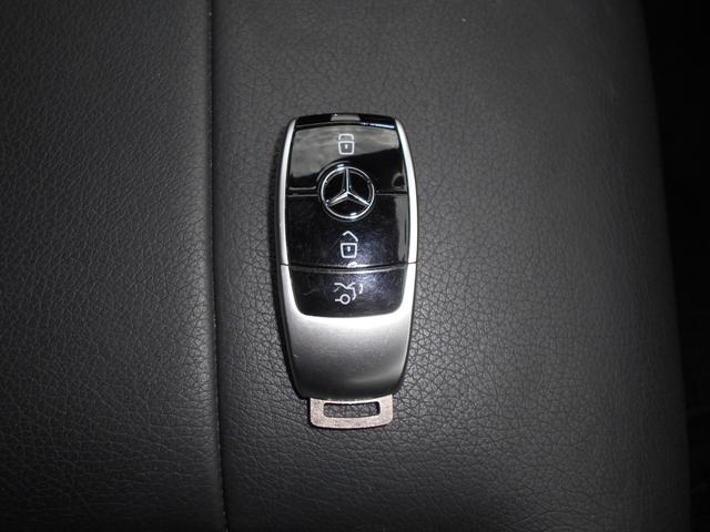 Eクラスステーションワゴン E200 ステーションワゴン アバンギャルド本革シートSR 本革シート サンルーフ パナメリカーナグリル 19インチアルミ ナビTVBluetooth ETC 360カメラ レーンキープ HUD ESP BSM レーダーブレーキサポート クルーズコントロール(40枚目)