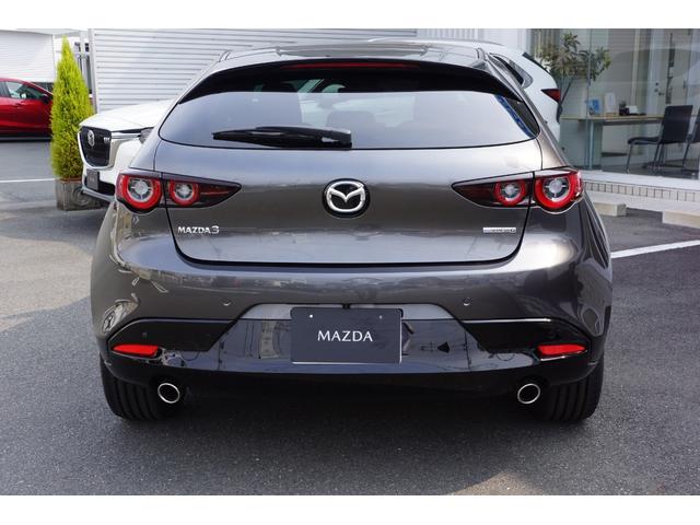 ＭＡＺＤＡ３ファストバック ２０Ｓ　レトロスポーツエディション　弊社デモカー　ボディコーティング施工済車　オンラインナビＳＤ　ＥＴＣ　オールウェザーマット（6枚目）