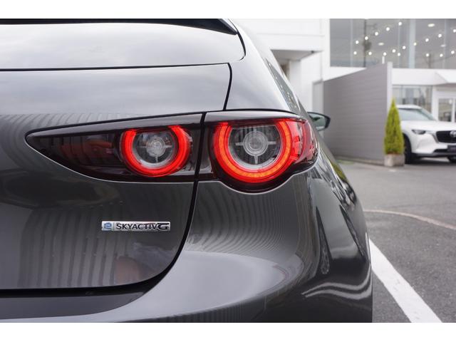 ＭＡＺＤＡ３ファストバック ２０Ｓ　レトロスポーツエディション　弊社デモカー　ボディコーティング施工済車　オンラインナビＳＤ　ＥＴＣ　オールウェザーマット（9枚目）