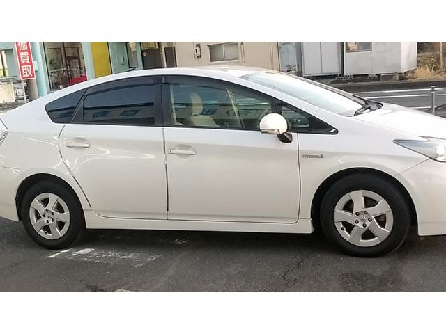 プリウス Ｓ　純正ナビ　バックカメラ　ＥＴＣ　ドライブレコーダー（4枚目）