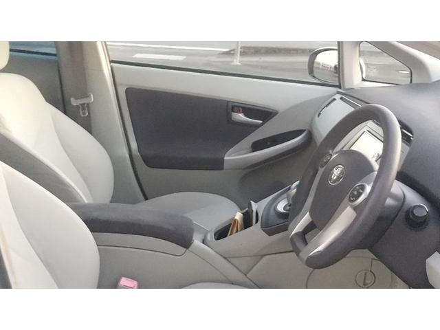 プリウス Ｓ　純正ナビ　バックカメラ　ＥＴＣ　ドライブレコーダー（17枚目）