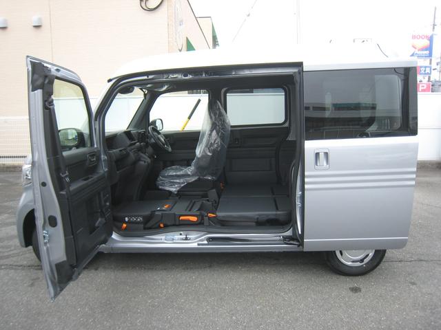Ｎ－ＶＡＮ Ｌ　届出済未使用　ホンダセンシング　バックカメラ　ステアリングオーディオリモコン　電動格納ドアミラー　ボディ同色ドアミラー＆ドアノブ＆バックドアハンドル　オートロック　キーレスエントリ　運転席アームレスト（6枚目）