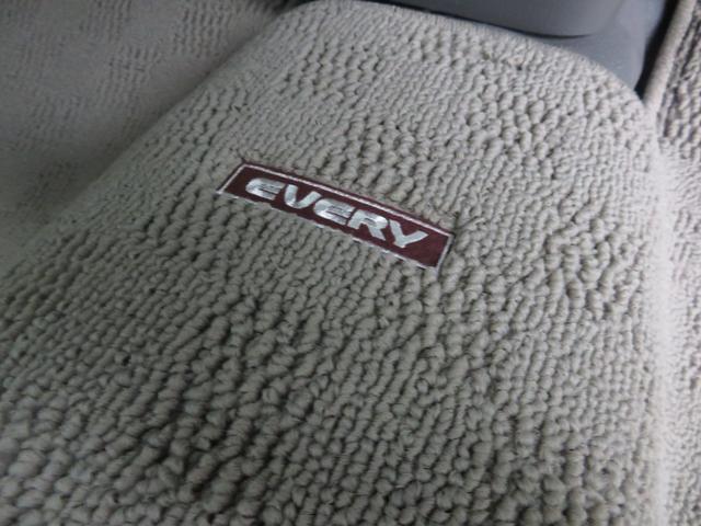 エブリイ PAリミテッド 純正ディスプレイオーディオ/アップルカープレイ&アンドロイドオート/ブルートゥースオーディオ/USB入力/純正バックカメラ/セーフティサポート/キーレスエントリー/リヤプライバシガラス/禁煙/1オーナ(31枚目)