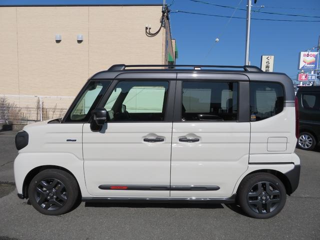 スペーシアギア ハイブリッドＸＺ　純９インチナビ／フルセグＴＶ／全方位モニタ／アップルカープレイ／アンドロイドオート／両側電動ドア／ＬＥＤヘッド＆フォグ／ヒータ付革ハンドル／シートヒータ／サーキュレータ／カラーＨＵＤ／マルチＵフラップ（4枚目）