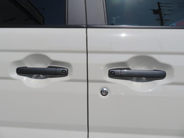 スペーシアギア ハイブリッドＸＺ　純９インチナビ／フルセグＴＶ／全方位モニタ／アップルカープレイ／アンドロイドオート／両側電動ドア／ＬＥＤヘッド＆フォグ／ヒータ付革ハンドル／シートヒータ／サーキュレータ／カラーＨＵＤ／マルチＵフラップ（7枚目）