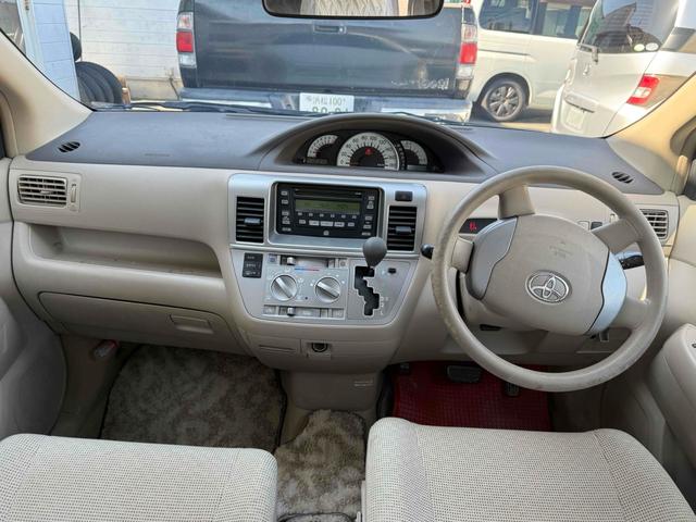 ラウム Cパッケージ 両側スライド・片側電動 キーレスエントリー 電動格納ミラー AT CD 衝突安全ボディ ABS エアコン パワーステアリング パワーウィンドウ(2枚目)