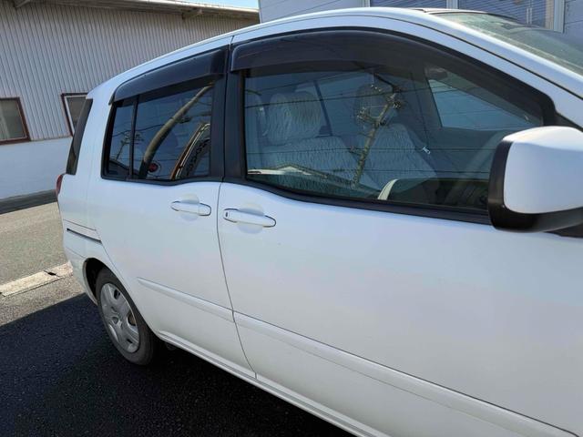 ラウム Cパッケージ 両側スライド・片側電動 キーレスエントリー 電動格納ミラー AT CD 衝突安全ボディ ABS エアコン パワーステアリング パワーウィンドウ(27枚目)