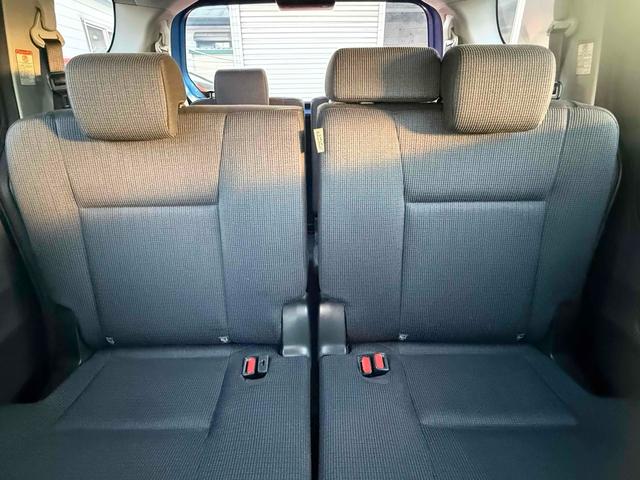 シエンタ ハイブリッドG ドライブレコーダー バックカメラ レーンアシスト 衝突被害軽減システム 両側電動スライドドア オートライト スマートキー 電動格納ミラー 3列シート CVT アルミホイール 盗難防止システム(31枚目)