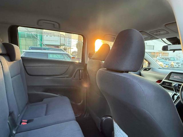 シエンタ ハイブリッドG ドライブレコーダー バックカメラ レーンアシスト 衝突被害軽減システム 両側電動スライドドア オートライト スマートキー 電動格納ミラー 3列シート CVT アルミホイール 盗難防止システム(35枚目)