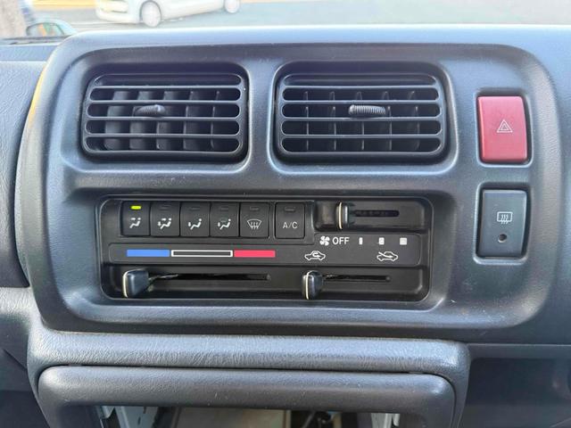 ジムニー ランドベンチャー　４ＷＤ　キーレスエントリー　電動格納ミラー　ＭＴ　ＡＢＳ　アルミホイール　衝突安全ボディ　エアコン　パワーウィンドウ（5枚目）