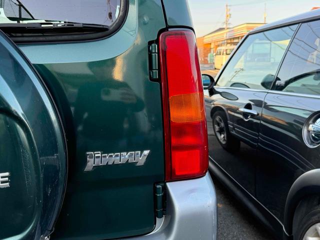 ジムニー ランドベンチャー　４ＷＤ　キーレスエントリー　電動格納ミラー　ＭＴ　ＡＢＳ　アルミホイール　衝突安全ボディ　エアコン　パワーウィンドウ（17枚目）