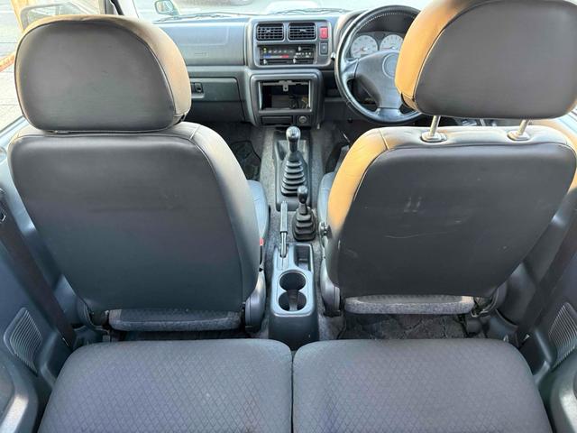 ジムニー ランドベンチャー　４ＷＤ　キーレスエントリー　電動格納ミラー　ＭＴ　ＡＢＳ　アルミホイール　衝突安全ボディ　エアコン　パワーウィンドウ（26枚目）